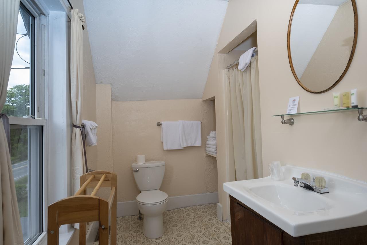 The Karass Inn Chester Екстер'єр фото